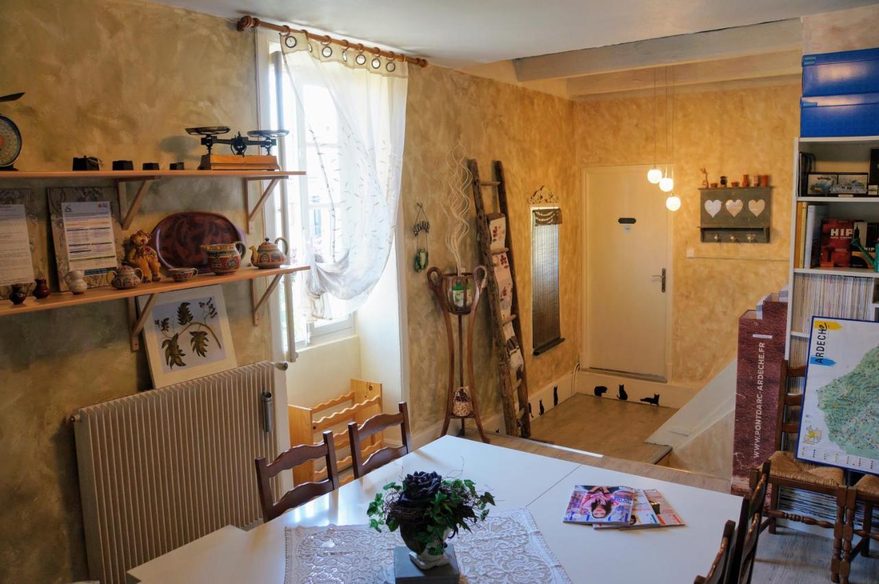 Maison Du Manoir Vallon-Pont-dʼArc Екстериор снимка
