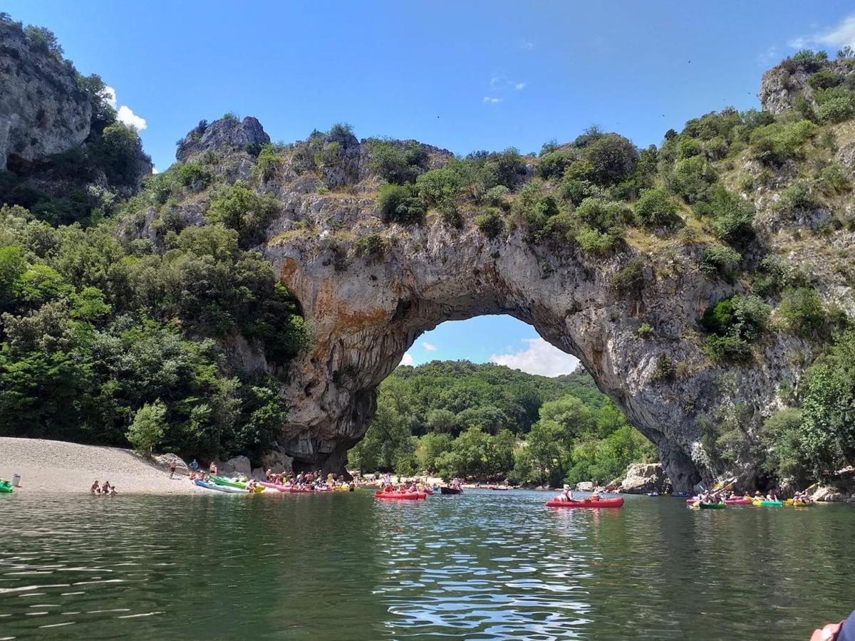 Maison Du Manoir Vallon-Pont-dʼArc Екстериор снимка