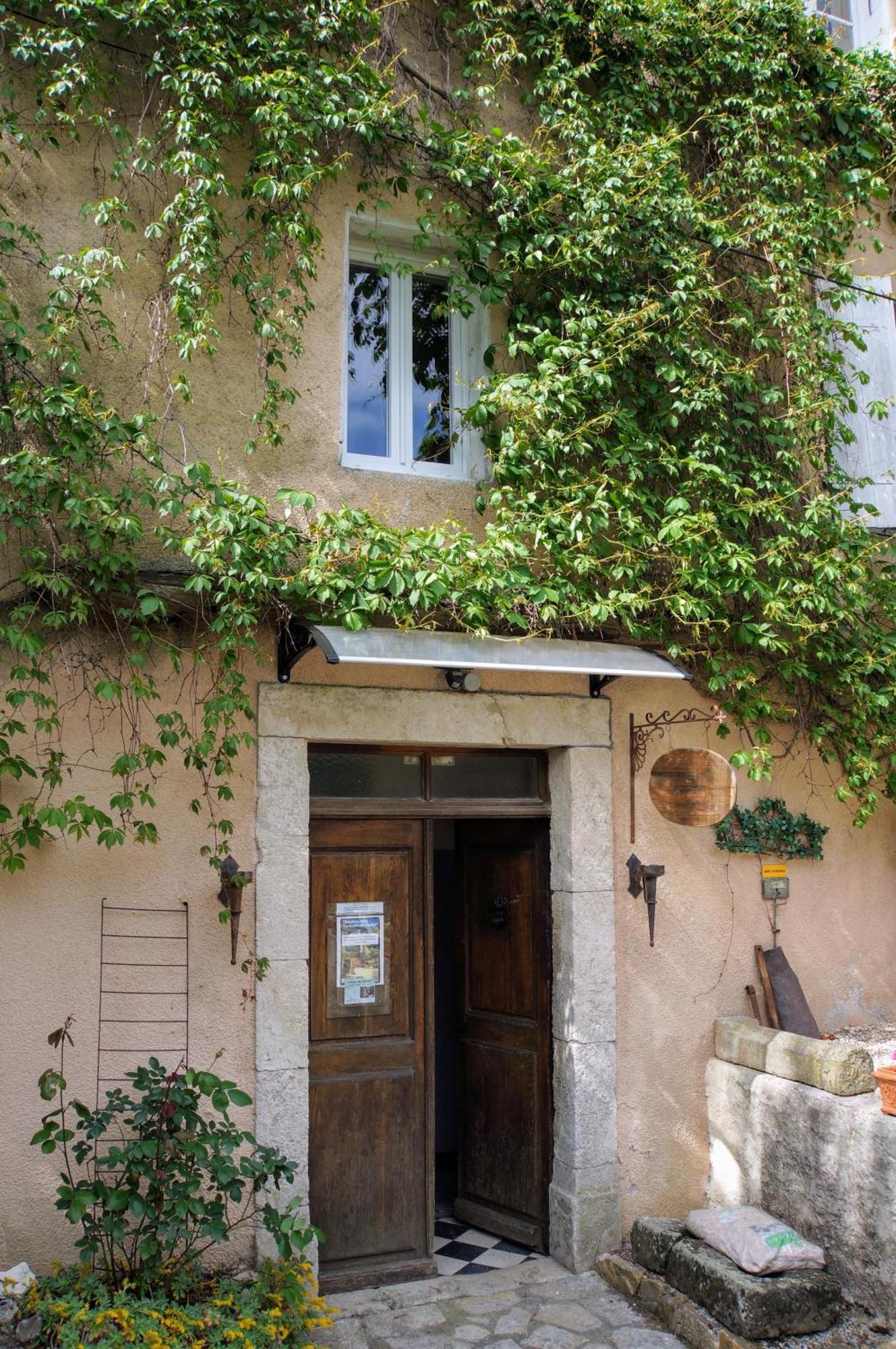Maison Du Manoir Vallon-Pont-dʼArc Екстериор снимка